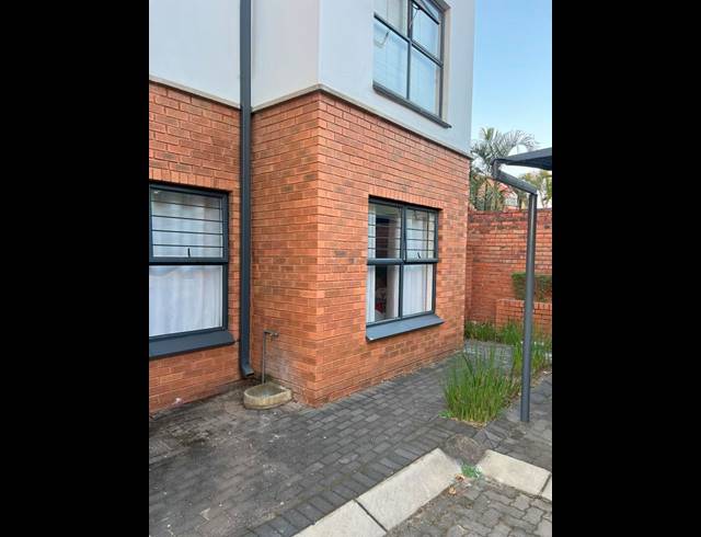 3 BEDROOM PROPERTY TO RENT IN EQUESTRIA